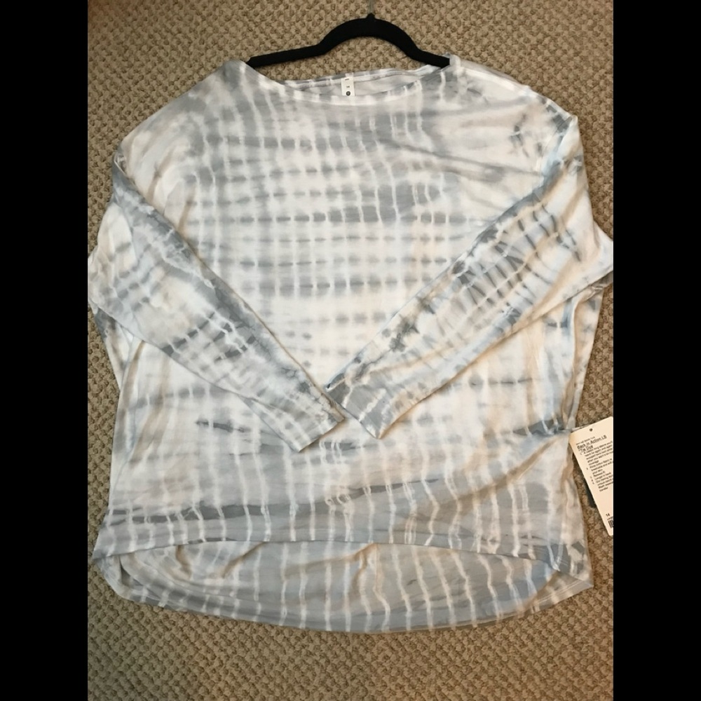 Lululemon back in action long sleeve tie dye